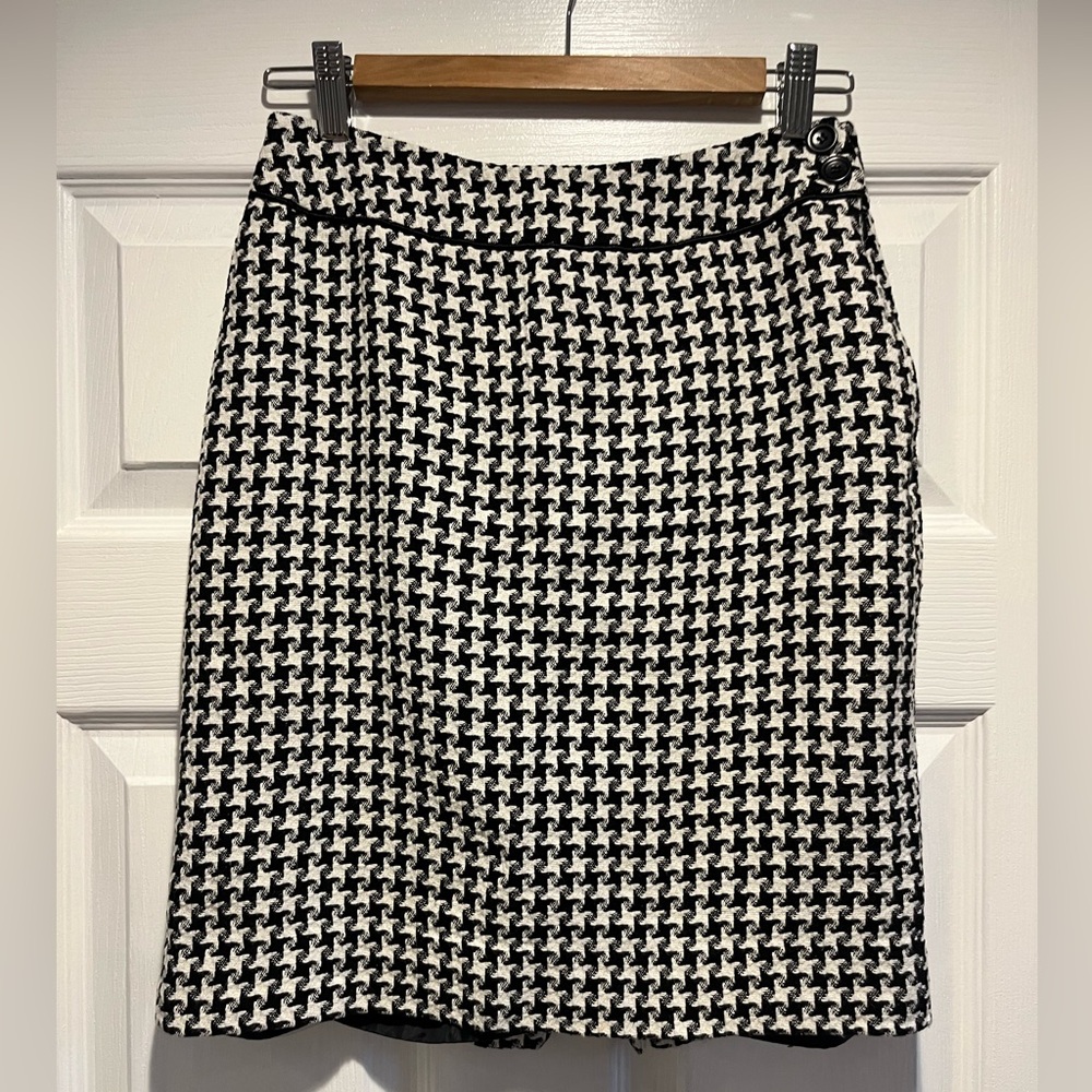 Houndstooth Pencil Skirt